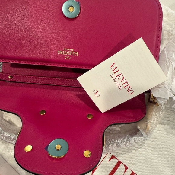 SOLD!!!! Valentino Garavani Small Loco Leather Shoulder bag NWT - Picture 12 of 12